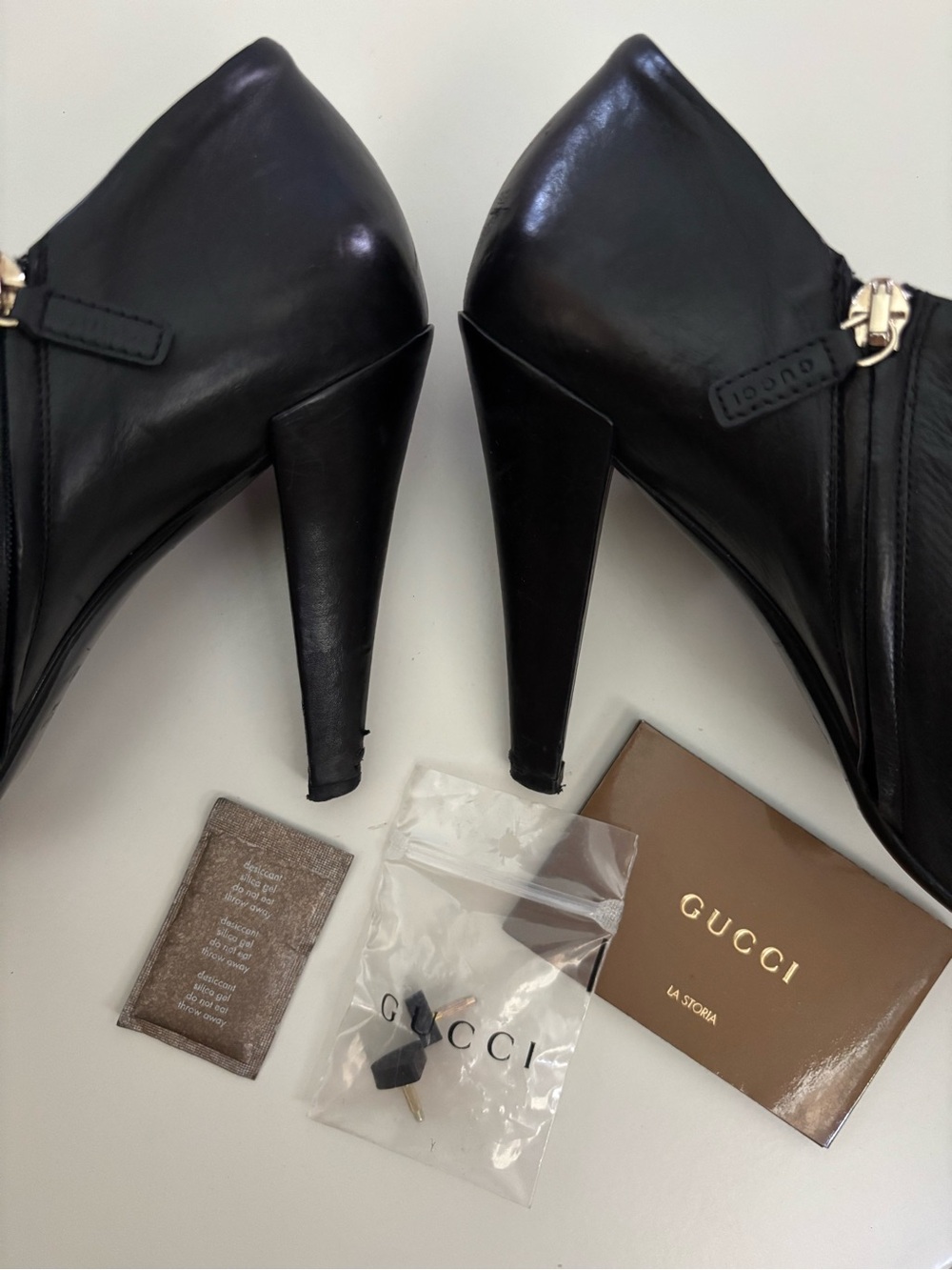 Gucci Black Leather Heel Ankle Booties Darwin Nero Gold Medallion Accent Sz 11B - Picture 9 of 15